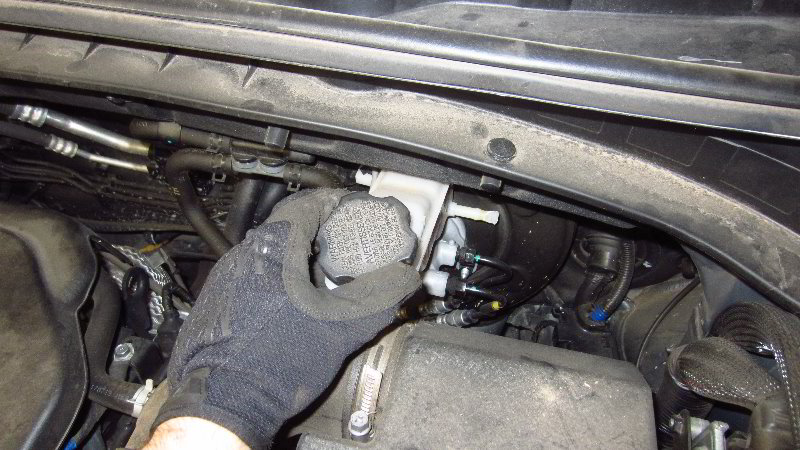 2017-2022-Kia-Sportage-Rear-Brake-Pads-Replacement-Guide-030