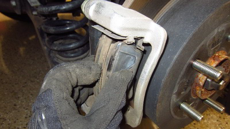 2017-2022-Kia-Sportage-Rear-Brake-Pads-Replacement-Guide-033
