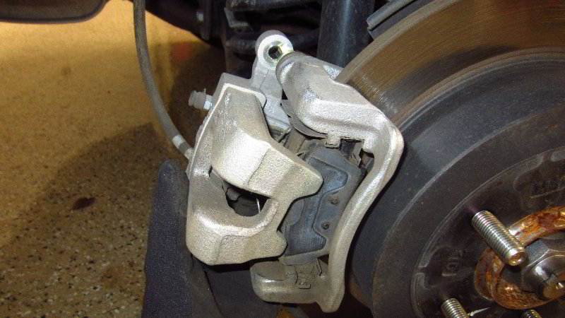 2017-2022-Kia-Sportage-Rear-Brake-Pads-Replacement-Guide-037