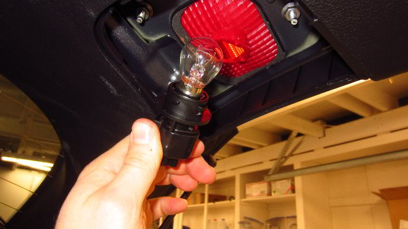 2017-2022-Kia-Sportage-Rear-Parking-Light-Bulb-Replacement-Guide-007