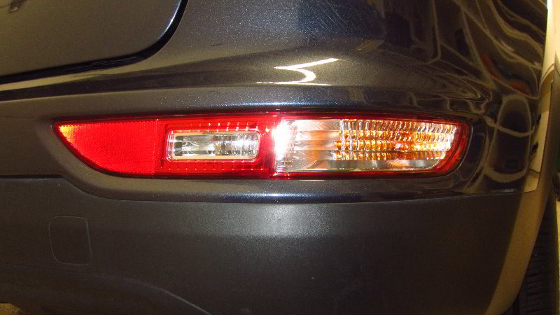 2017-2022-Kia-Sportage-Rear-Turn-Signal-Reverse-Light-Bulbs-Replacement-Guide-002