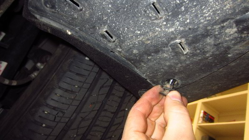 2017-2022-Kia-Sportage-Rear-Turn-Signal-Reverse-Light-Bulbs-Replacement-Guide-025