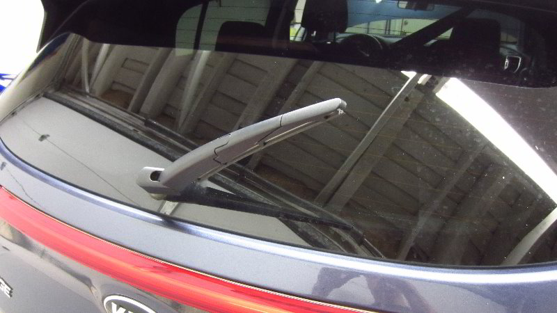 2017-2022-Kia-Sportage-Rear-Wiper-Blade-Replacement-Guide-002
