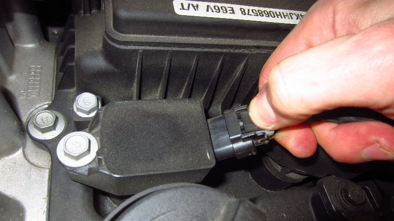 2017-2022-Kia-Sportage-Spark-Plugs-Replacement-Guide-008