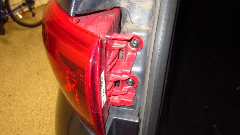 2017-2022-Kia-Sportage-Tail-Light-Bulbs-Replacement-Guide-005