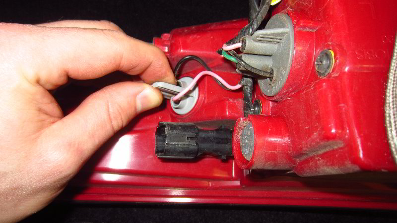 2017-2022-Kia-Sportage-Tail-Light-Bulbs-Replacement-Guide-018