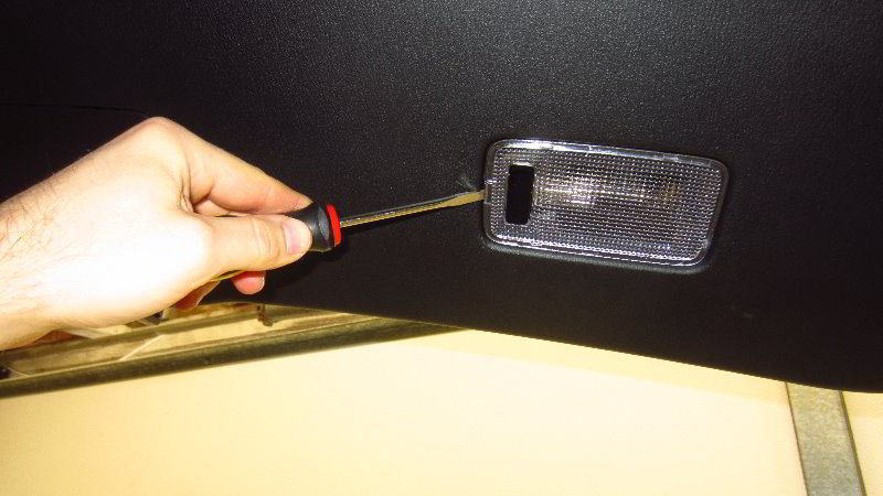 2017-2022-Mazda-CX-5-Cargo-Area-Light-Bulb-Replacement-Guide-003