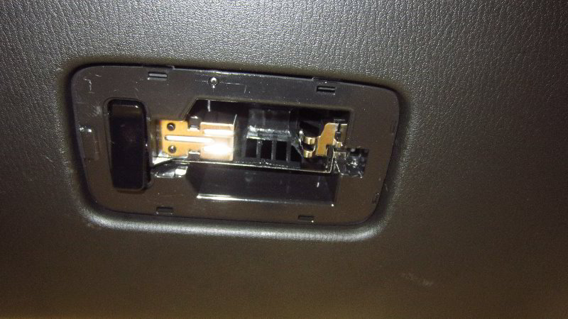 2017-2022-Mazda-CX-5-Cargo-Area-Light-Bulb-Replacement-Guide-009