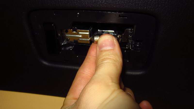 2017-2022-Mazda-CX-5-Cargo-Area-Light-Bulb-Replacement-Guide-010