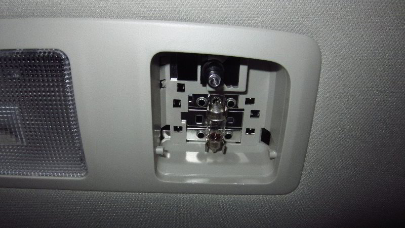 2017-2022-Mazda-CX-5-Dome-Light-Bulbs-Replacement-Guide-006