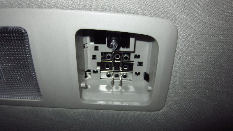 2017-2022-Mazda-CX-5-Dome-Light-Bulbs-Replacement-Guide-009
