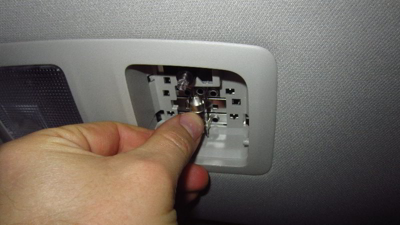 2017-2022-Mazda-CX-5-Dome-Light-Bulbs-Replacement-Guide-010