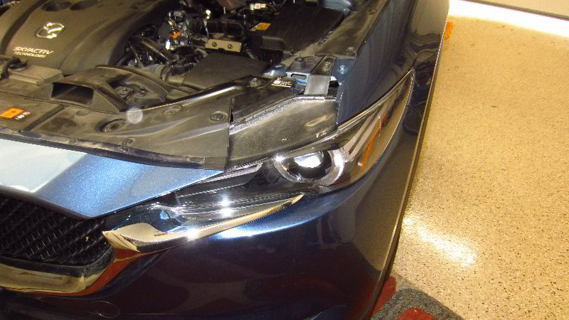 2017-2022-Mazda-CX-5-Front-Turn-Signal-Light-Bulb-Replacement-Guide-001