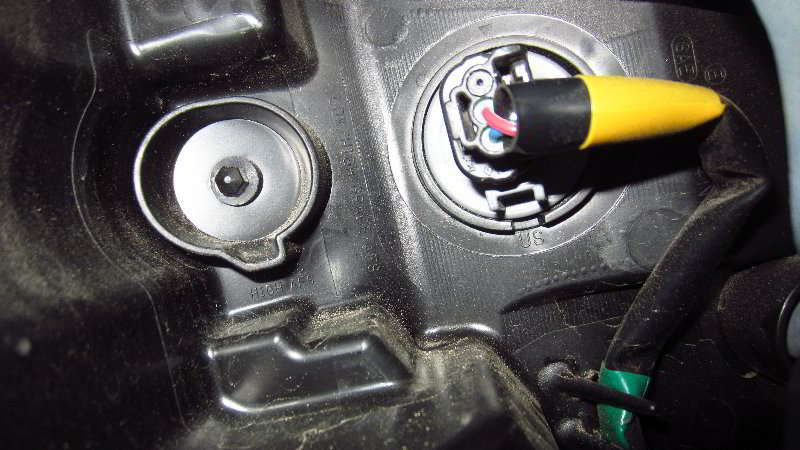 2017-2022-Mazda-CX-5-Front-Turn-Signal-Light-Bulb-Replacement-Guide-003