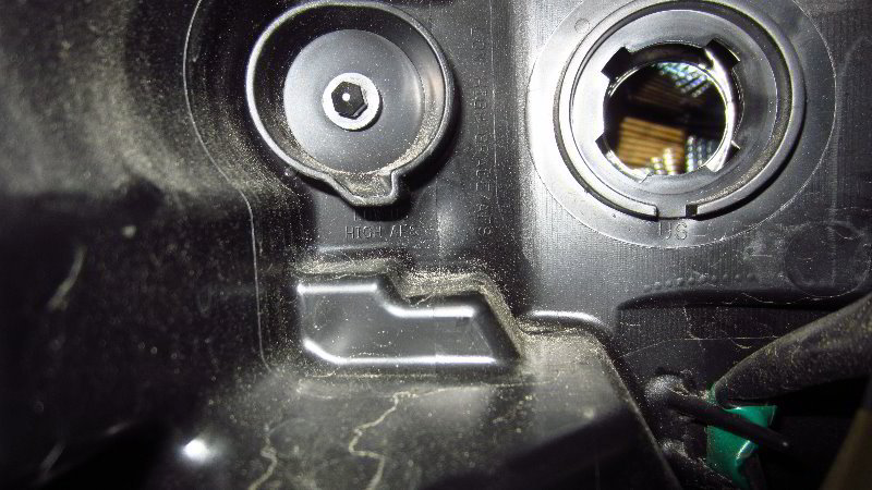 2017-2022-Mazda-CX-5-Front-Turn-Signal-Light-Bulb-Replacement-Guide-009