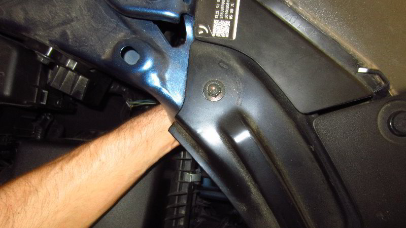 2017-2022-Mazda-CX-5-Front-Turn-Signal-Light-Bulb-Replacement-Guide-010