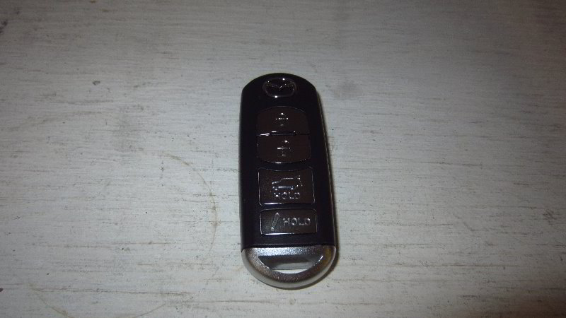 2017-2022-Mazda-CX-5-Key-Fob-Battery-Replacement-Guide-001