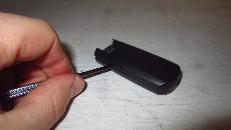 2017-2022-Mazda-CX-5-Key-Fob-Battery-Replacement-Guide-008