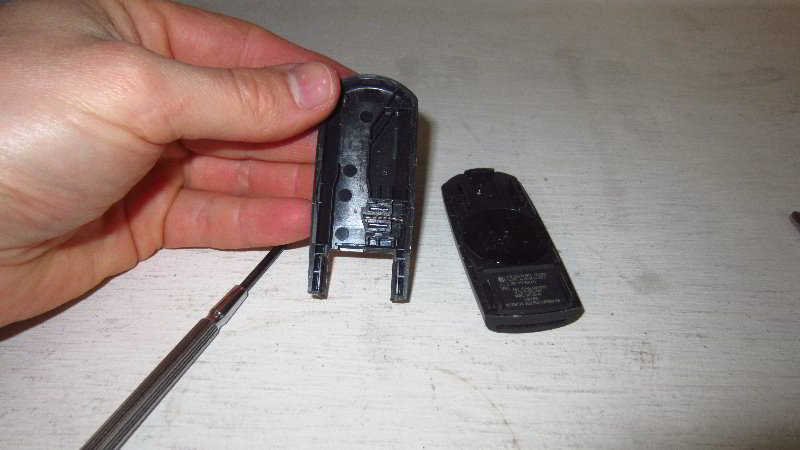 2017-2022-Mazda-CX-5-Key-Fob-Battery-Replacement-Guide-010