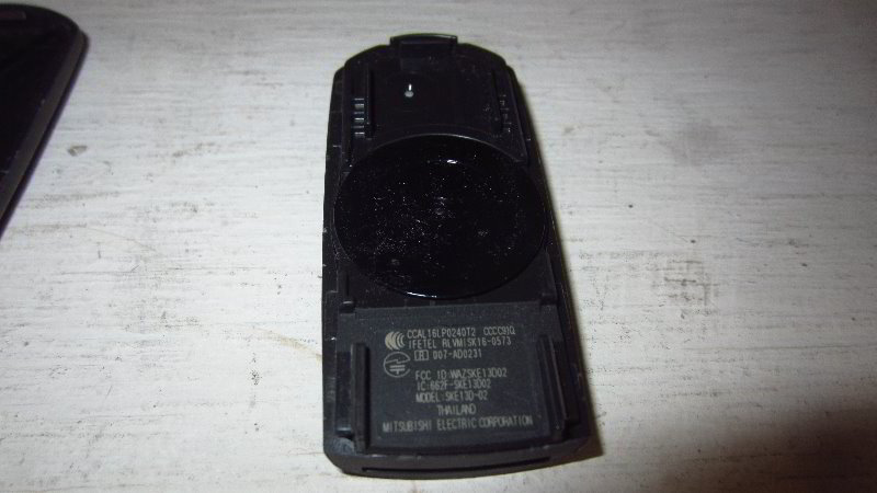 2017-2022-Mazda-CX-5-Key-Fob-Battery-Replacement-Guide-011