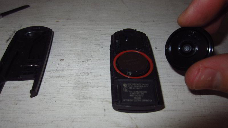 2017-2022-Mazda-CX-5-Key-Fob-Battery-Replacement-Guide-013