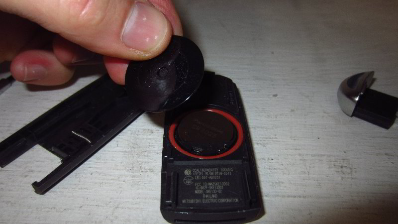 2017-2022-Mazda-CX-5-Key-Fob-Battery-Replacement-Guide-019