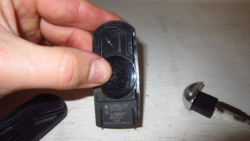 2017-2022-Mazda-CX-5-Key-Fob-Battery-Replacement-Guide-020