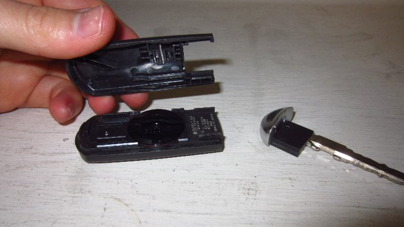 2017-2022-Mazda-CX-5-Key-Fob-Battery-Replacement-Guide-021