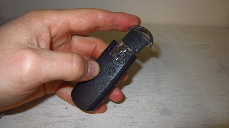 2017-2022-Mazda-CX-5-Key-Fob-Battery-Replacement-Guide-024