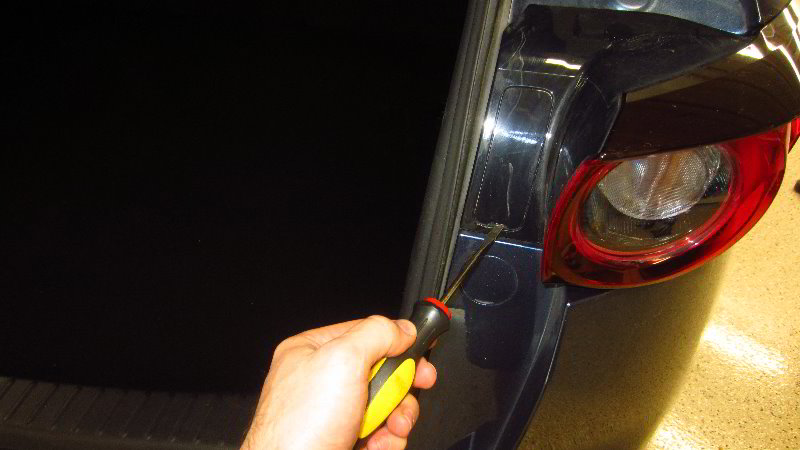 2017-2022-Mazda-CX-5-Rear-Turn-Signal-Light-Bulb-Replacement-Guide-003