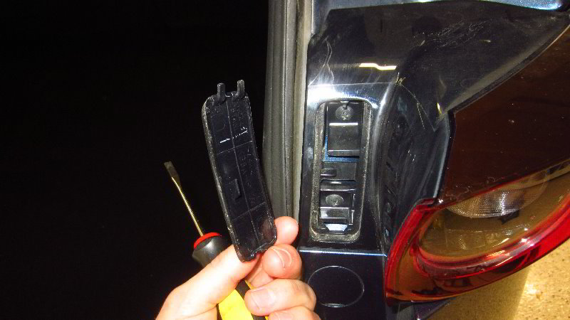 2017-2022-Mazda-CX-5-Rear-Turn-Signal-Light-Bulb-Replacement-Guide-004