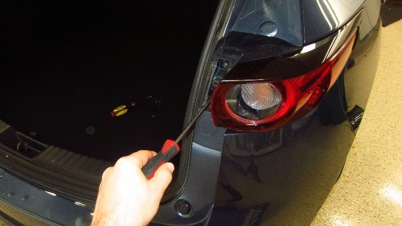 2017-2022-Mazda-CX-5-Rear-Turn-Signal-Light-Bulb-Replacement-Guide-006