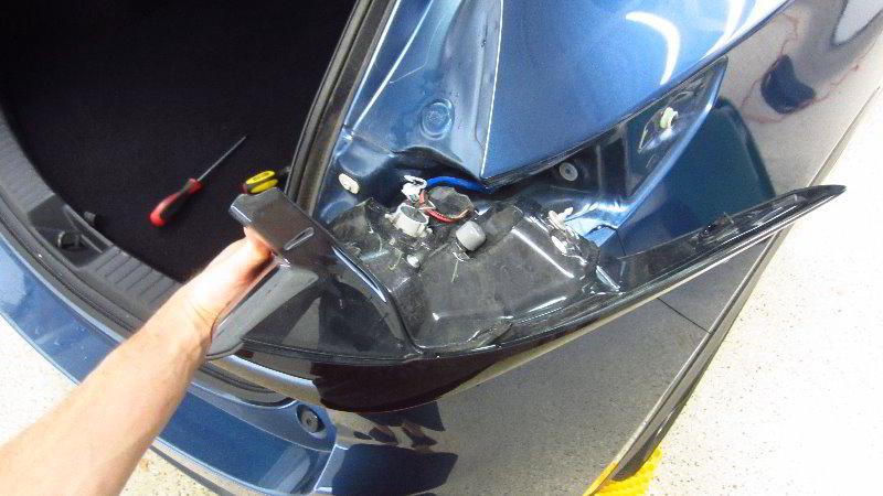2017-2022-Mazda-CX-5-Rear-Turn-Signal-Light-Bulb-Replacement-Guide-009