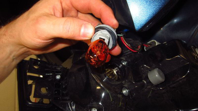 2017-2022-Mazda-CX-5-Rear-Turn-Signal-Light-Bulb-Replacement-Guide-011