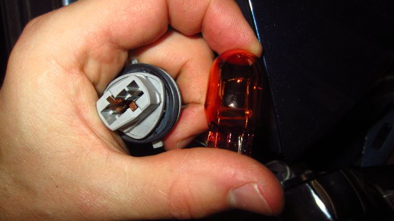 2017-2022-Mazda-CX-5-Rear-Turn-Signal-Light-Bulb-Replacement-Guide-012