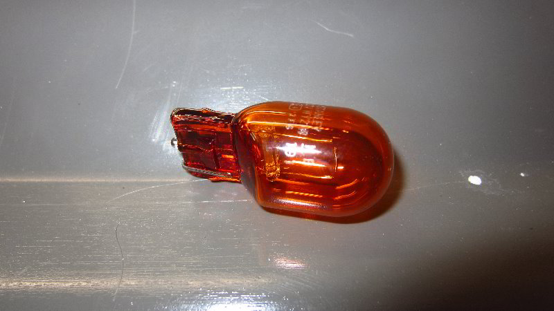 2017-2022-Mazda-CX-5-Rear-Turn-Signal-Light-Bulb-Replacement-Guide-013