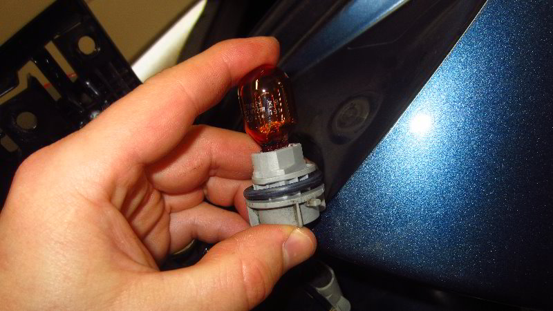 2017-2022-Mazda-CX-5-Rear-Turn-Signal-Light-Bulb-Replacement-Guide-014