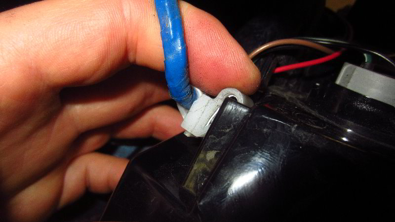 2017-2022-Mazda-CX-5-Rear-Turn-Signal-Light-Bulb-Replacement-Guide-016