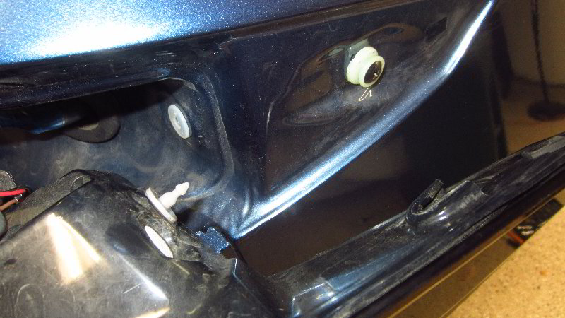 2017-2022-Mazda-CX-5-Rear-Turn-Signal-Light-Bulb-Replacement-Guide-017