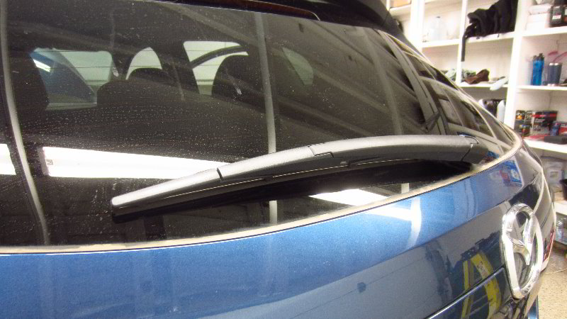 2017-2022-Mazda-CX-5-Rear-Wiper-Blade-Replacement-Guide-001