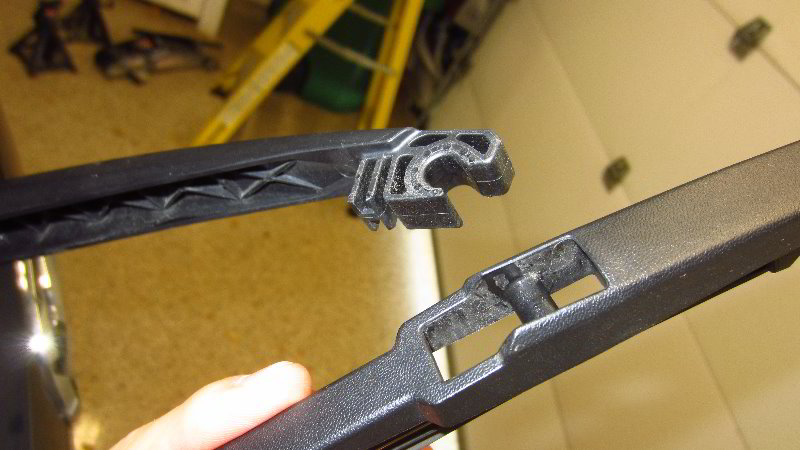 2017-2022-Mazda-CX-5-Rear-Wiper-Blade-Replacement-Guide-010