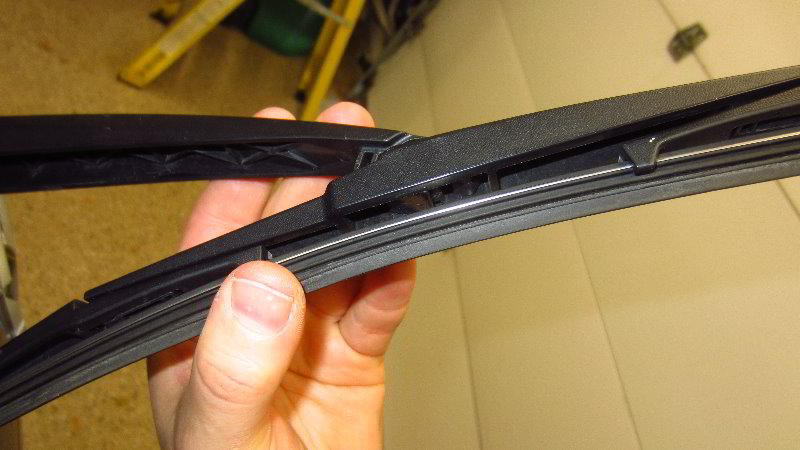 2017-2022-Mazda-CX-5-Rear-Wiper-Blade-Replacement-Guide-012
