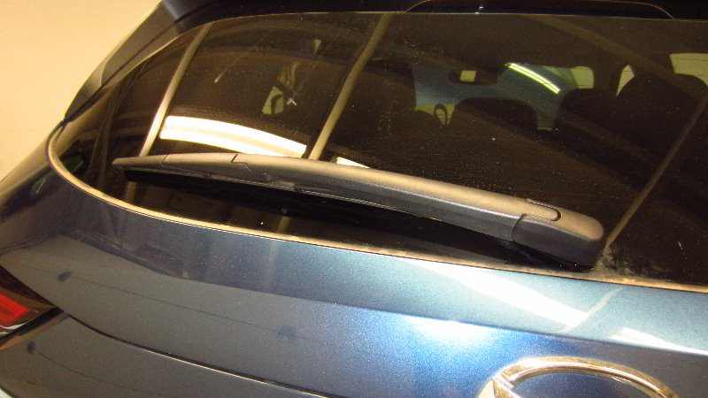 2017-2022-Mazda-CX-5-Rear-Wiper-Blade-Replacement-Guide-015