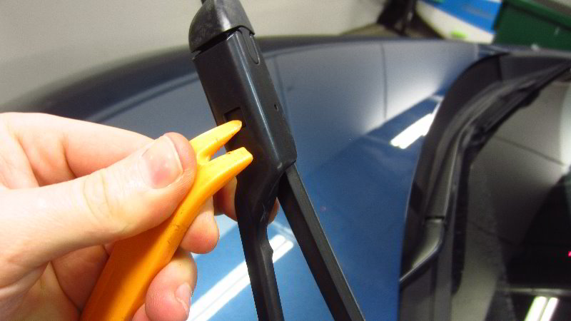 2017-2022-Mazda-CX-5-Windshield-Wiper-Blades-Replacement-Guide-004