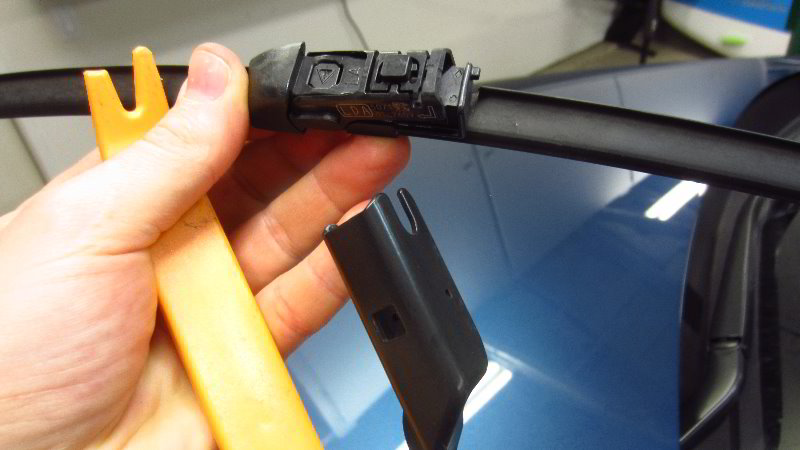 2017-2022-Mazda-CX-5-Windshield-Wiper-Blades-Replacement-Guide-006