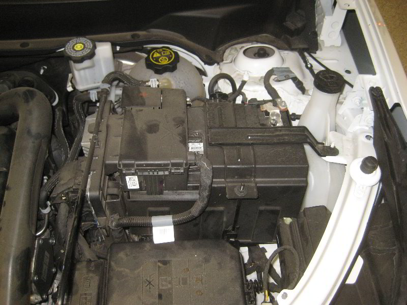 2018-2022-Chevrolet-Equinox-12V-Automotive-Battery-Replacement-Guide-001