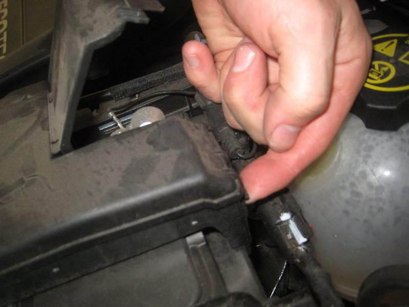 2018-2022-Chevrolet-Equinox-12V-Automotive-Battery-Replacement-Guide-004