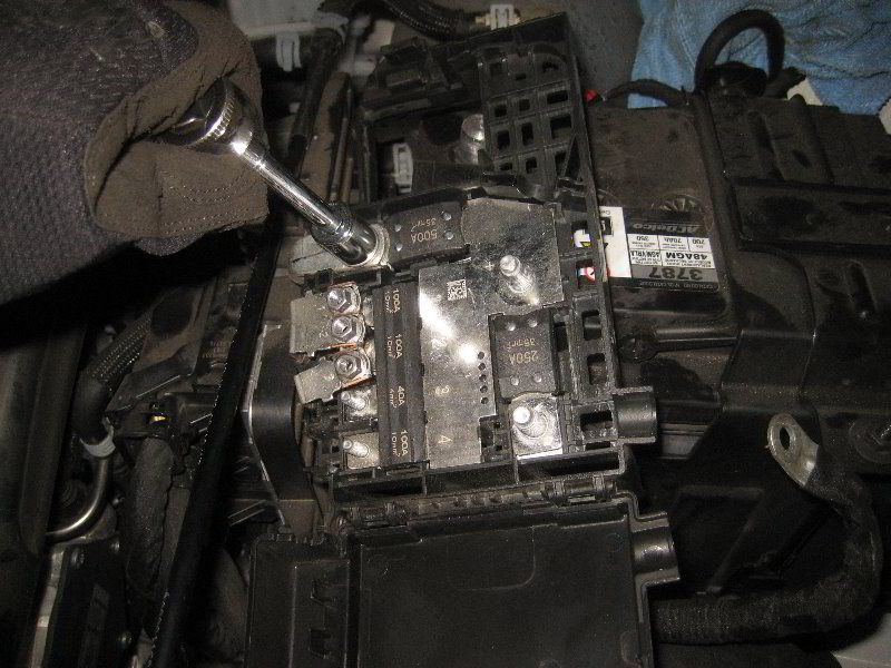 2018-2022-Chevrolet-Equinox-12V-Automotive-Battery-Replacement-Guide-027
