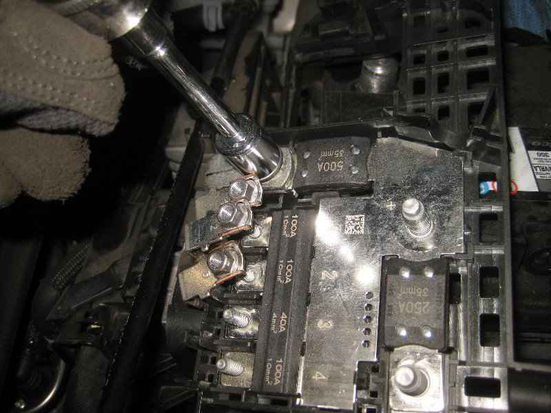 2018-2022-Chevrolet-Equinox-12V-Automotive-Battery-Replacement-Guide-028