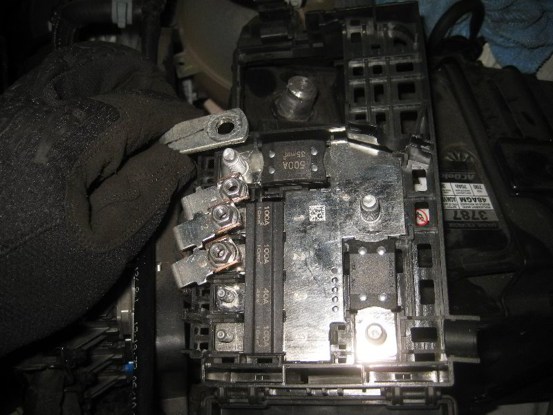 2018-2022-Chevrolet-Equinox-12V-Automotive-Battery-Replacement-Guide-029